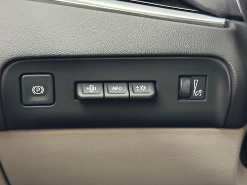 Used 2022 Buick Enclave Avenir w/ Avenir Technology Package AWD/4WD image 26