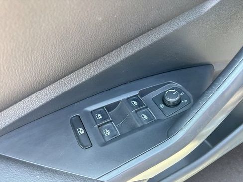 Used 2024 Volkswagen Jetta SE FWD image 13