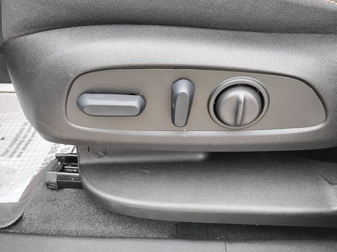 Used 2022 Chevrolet Equinox LT FWD image 22