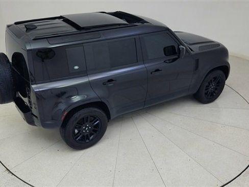 Used 2024 Land Rover Defender 110 S image 83
