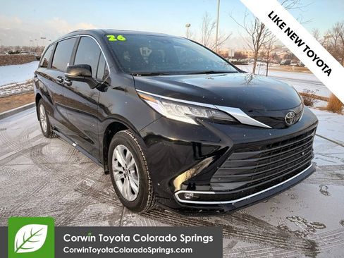 Used 2026 Toyota Sienna Limited image 1