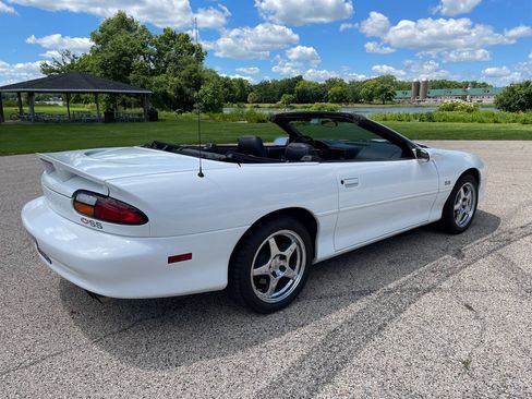 Used 2002 Chevrolet Camaro Z28 w/ SS Performance/Appearance Pkg RWD image 38