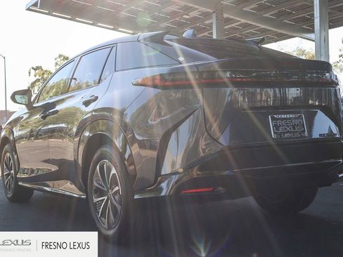 Used 2025 Lexus RZ 300e image 4