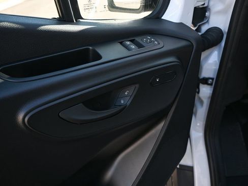 Used 2025 Mercedes-Benz Sprinter 2500 image 7