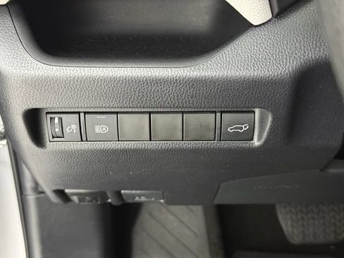 Used 2022 Toyota RAV4 XLE FWD image 14