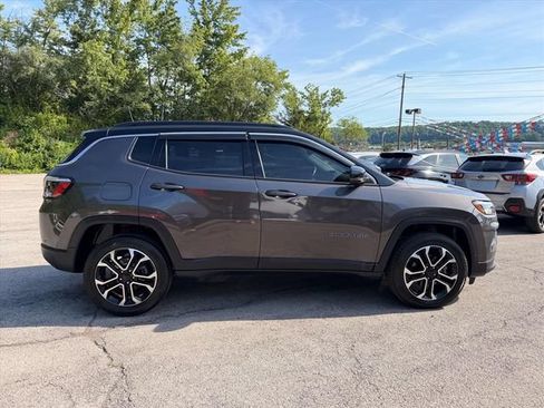 Used 2022 Jeep Compass Limited AWD/4WD image 3