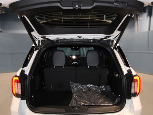 New 2026 Ford Explorer ST-Line w/ ST-Line Street Pack image 34