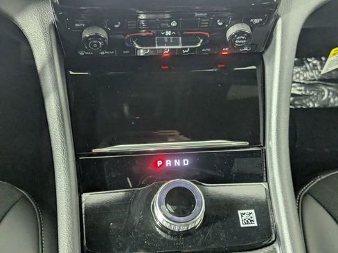 New 2025 Jeep Grand Cherokee Altitude image 26