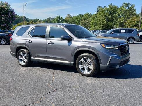 Used 2025 Honda Pilot EX-L image 2
