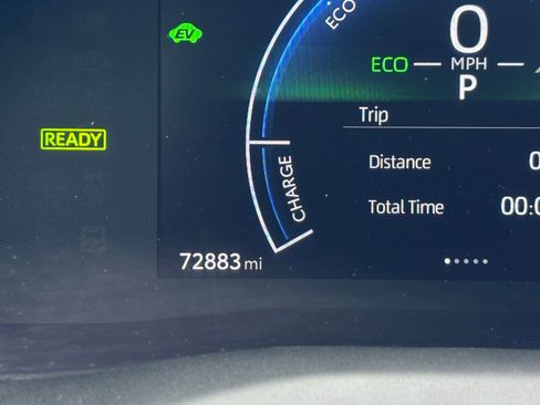 Used 2025 Toyota Camry LE FWD image 24
