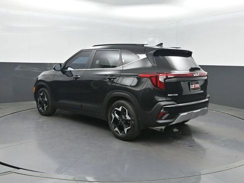 Used 2025 Kia Seltos EX image 3