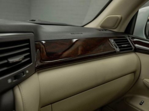 Used 2010 Lexus LX 570 4WD image 22