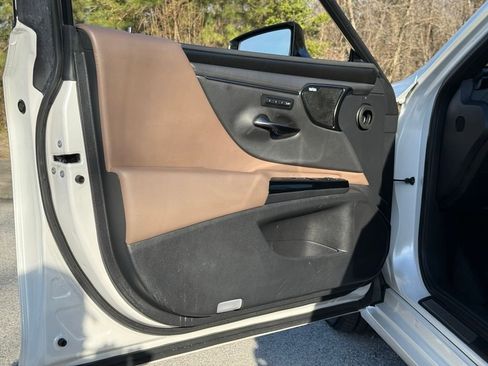 Certified 2023 Lexus ES 350 w/ Premium Package image 20