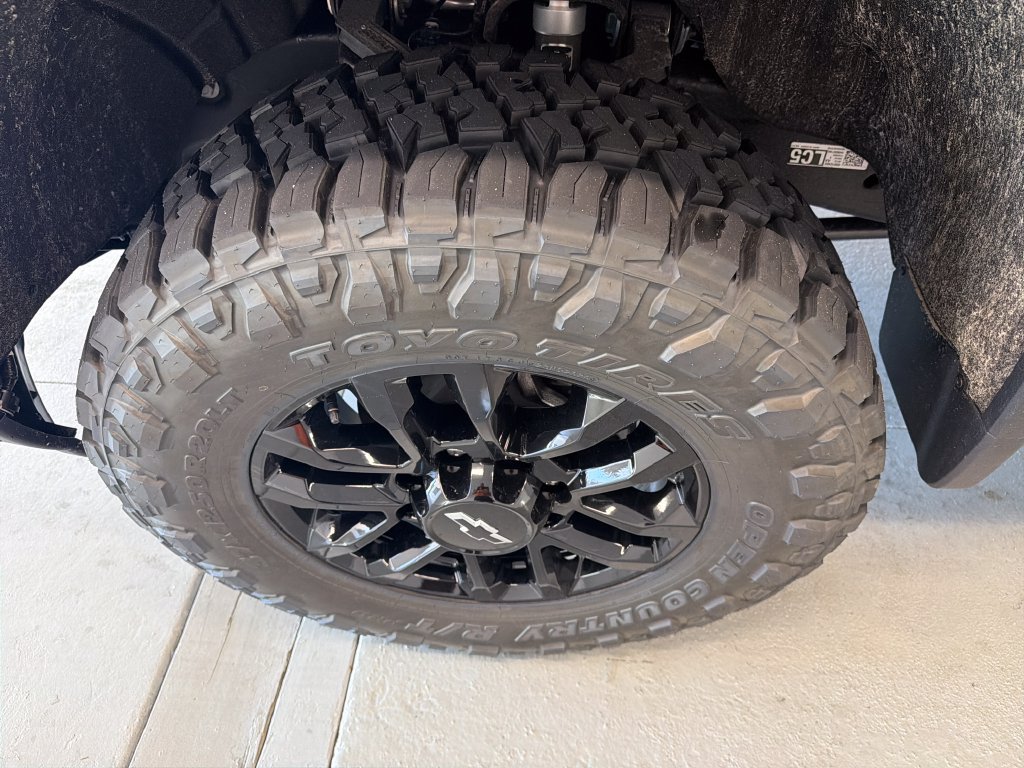 New 2026 Chevrolet Silverado 2500 High Country w/ High Country Premium Package AWD/4WD image 5