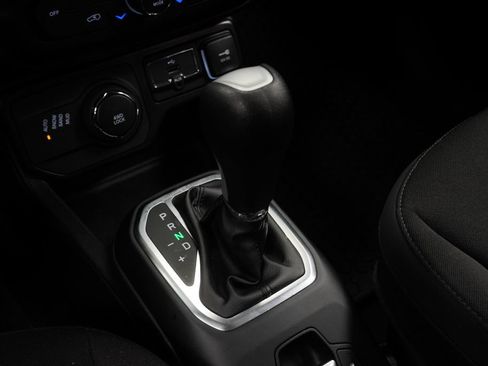 Certified 2023 Jeep Renegade Altitude AWD/4WD image 31