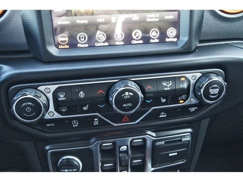 Used 2022 Jeep Gladiator Mojave w/ Cold Weather Group AWD/4WD image 27