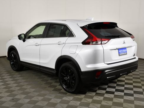 Used 2023 Mitsubishi Eclipse Cross LE AWD/4WD image 8