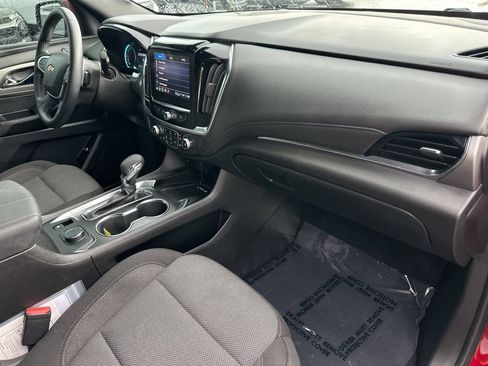 Certified 2023 Chevrolet Traverse LT FWD image 29