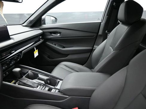 Used 2025 Honda Accord Sport image 18