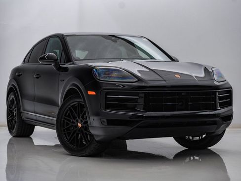 Certified 2025 Porsche Cayenne E-Hybrid Coupe AWD/4WD image 8