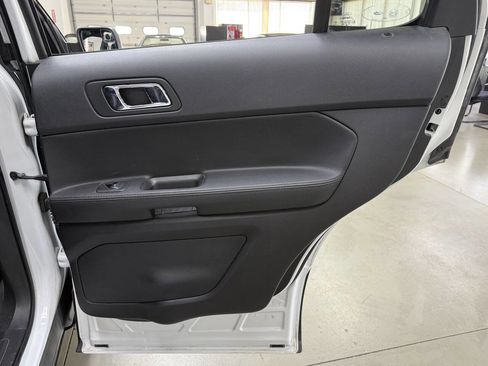 Used 2017 Ford Explorer 4WD Police Interceptor image 13