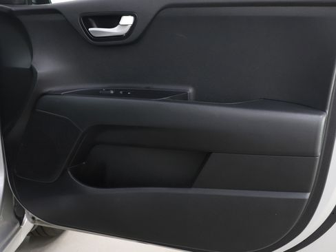 Used 2018 Kia Rio S image 9