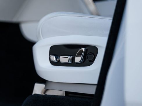 Used 2022 Rolls-Royce Cullinan image 26