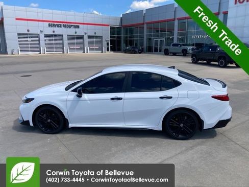Used 2026 Toyota Camry Hybrid FWD image 7