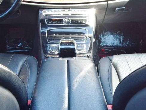 Used 2017 Mercedes-Benz E 300 4MATIC image 26