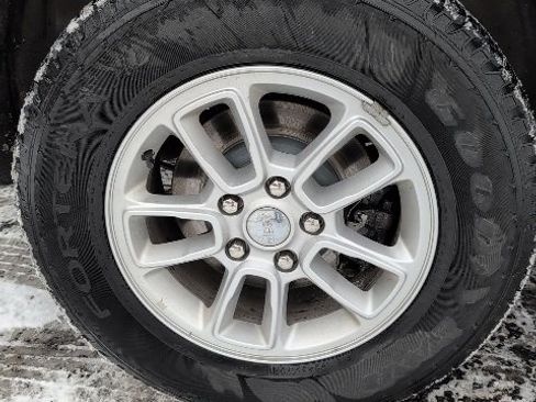 Used 2020 Jeep Grand Cherokee Laredo image 9