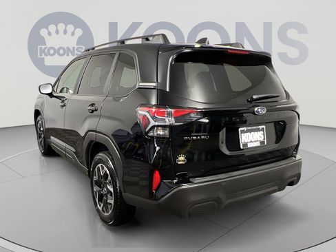 Used 2025 Subaru Forester Premium w/ Convenience Package #1 AWD/4WD image 8