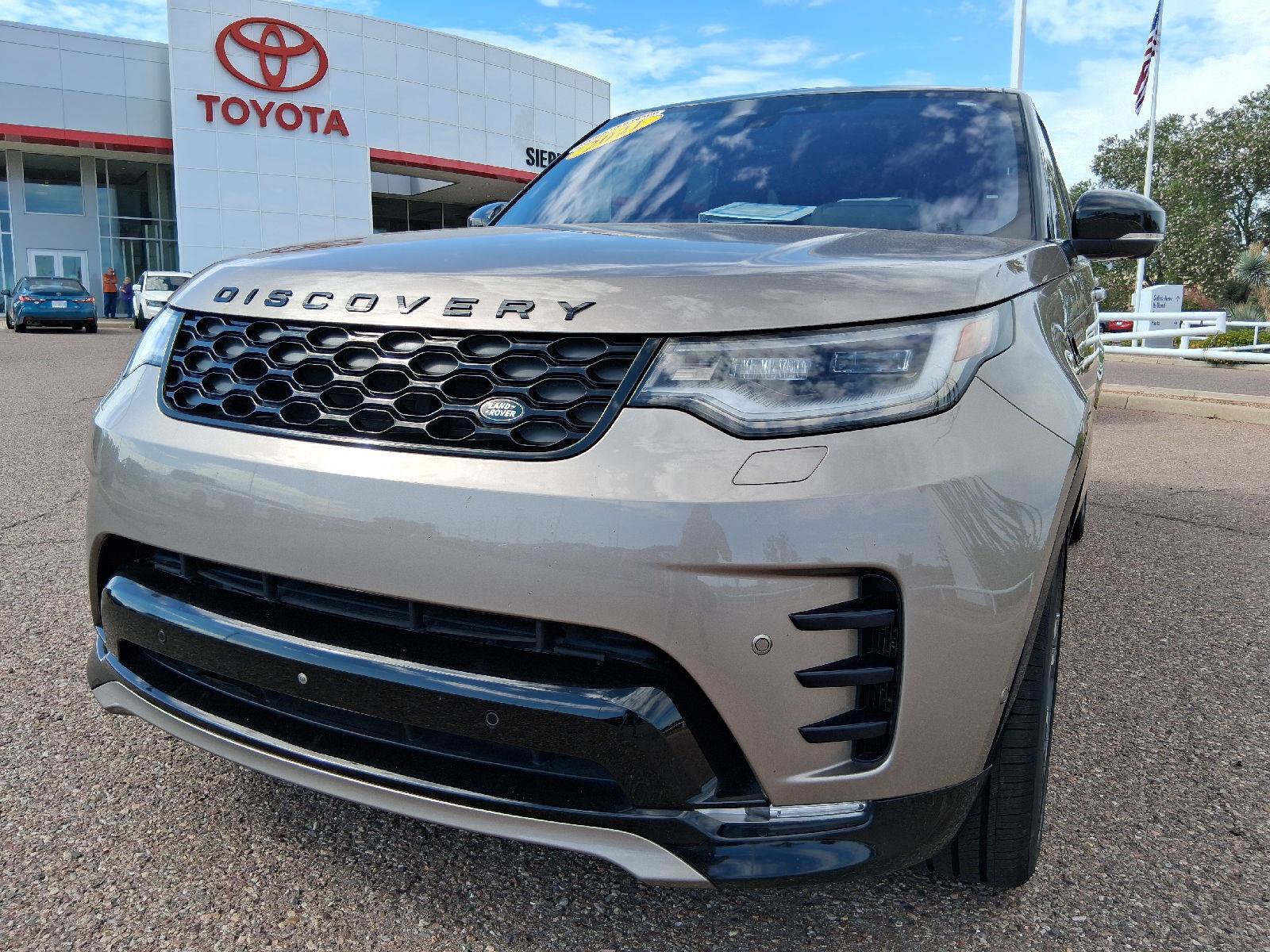 Used 2021 Land Rover Discovery HSE R-Dynamic AWD/4WD image 12
