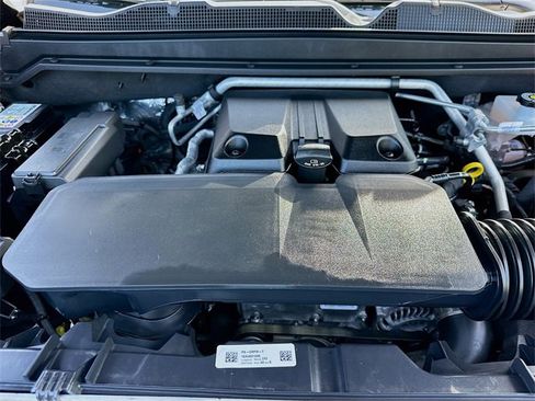 Used 2024 Chevrolet Colorado ZR2 w/ ZR2 Convenience Package III image 30