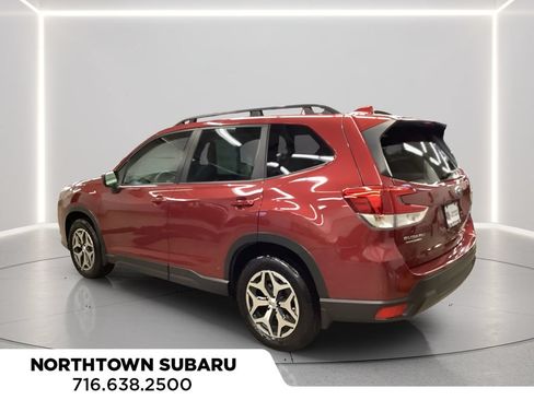 Used 2023 Subaru Forester Premium AWD/4WD image 3