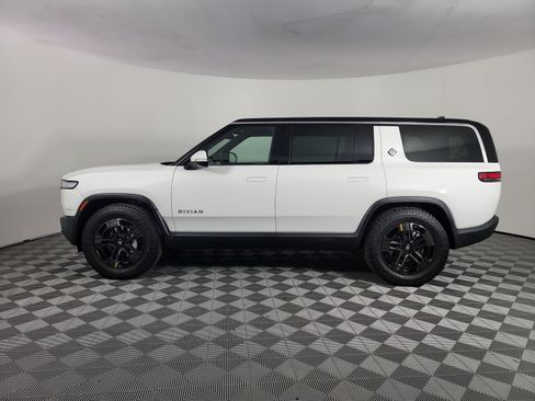Used 2024 Rivian R1S Adventure AWD/4WD image 2