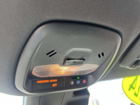 Used 2024 Chevrolet Trax RS FWD image 30