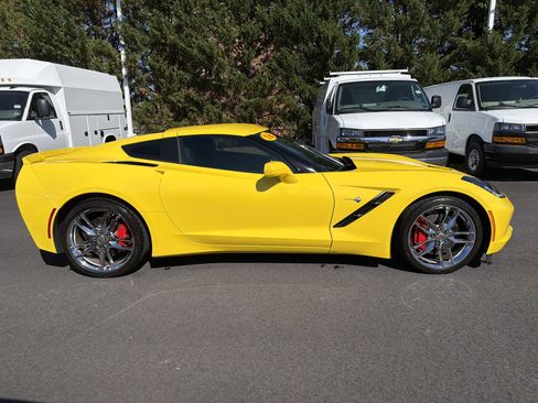 Used 2016 Chevrolet Corvette Stingray Coupe w/ 2LT Preferred Equipment Group RWD image 11