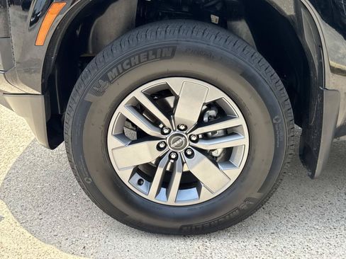 Used 2025 Nissan Frontier SV AWD/4WD image 4