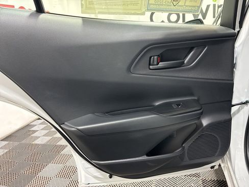 Used 2025 Toyota Prius Plug-In Hybrid FWD image 19