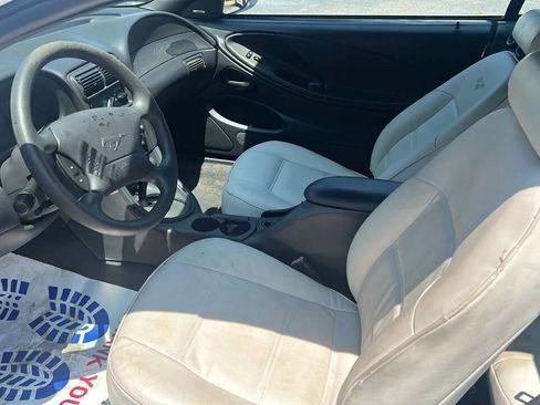 Used 1999 Ford Mustang Convertible RWD image 11