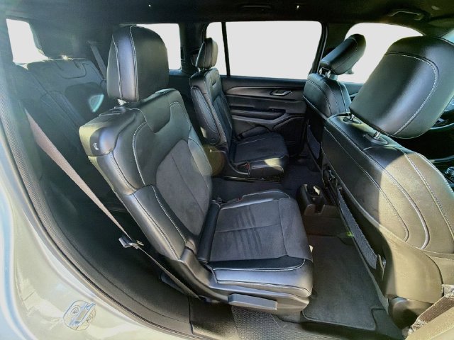 Used 2024 Jeep Grand Cherokee L Laredo RWD image 29