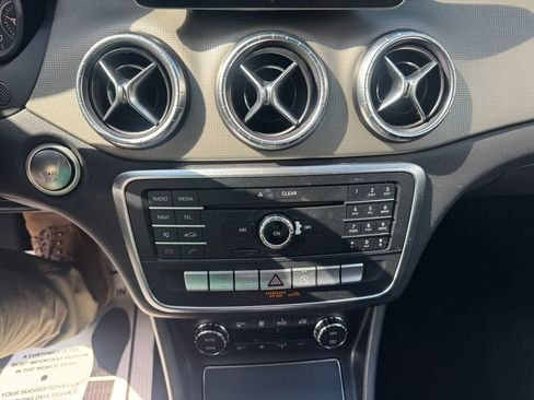 Used 2018 Mercedes-Benz CLA 250 image 19