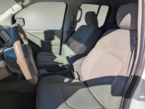 Used 2019 Nissan Frontier SV image 18