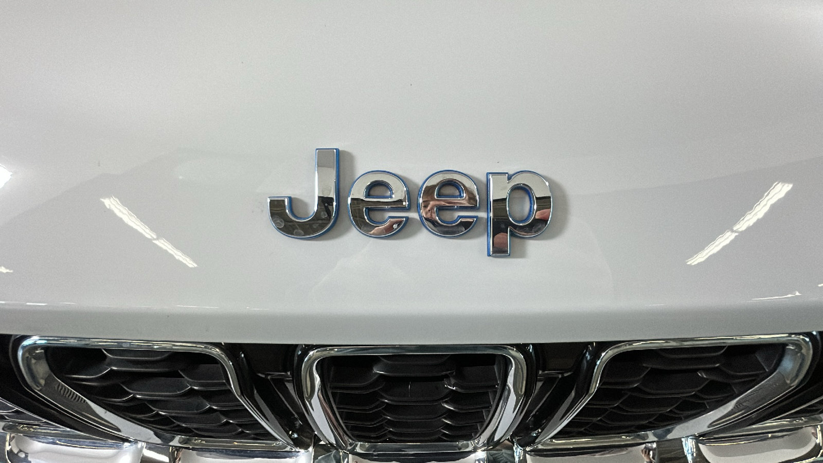 Used 2023 Jeep Grand Cherokee 4WD 4xe image 9