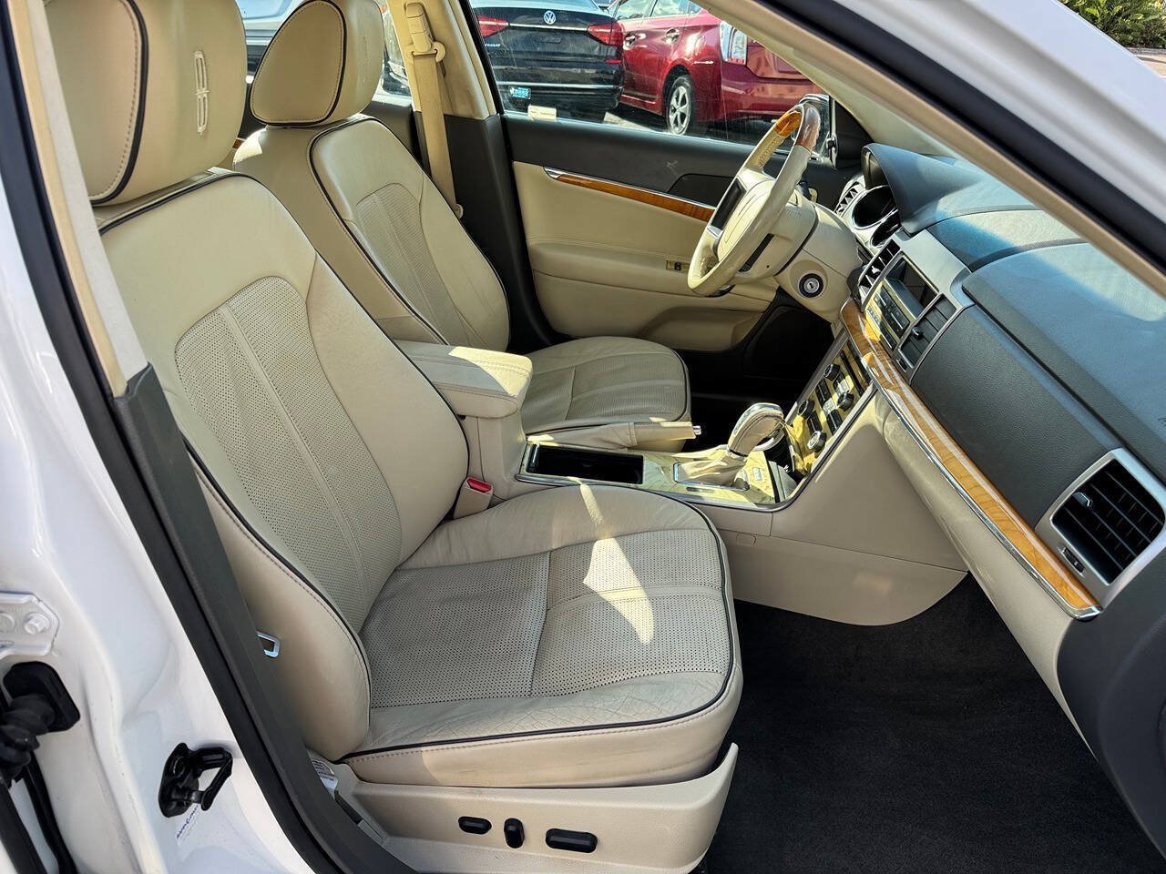 Used 2010 Lincoln MKZ FWD image 18