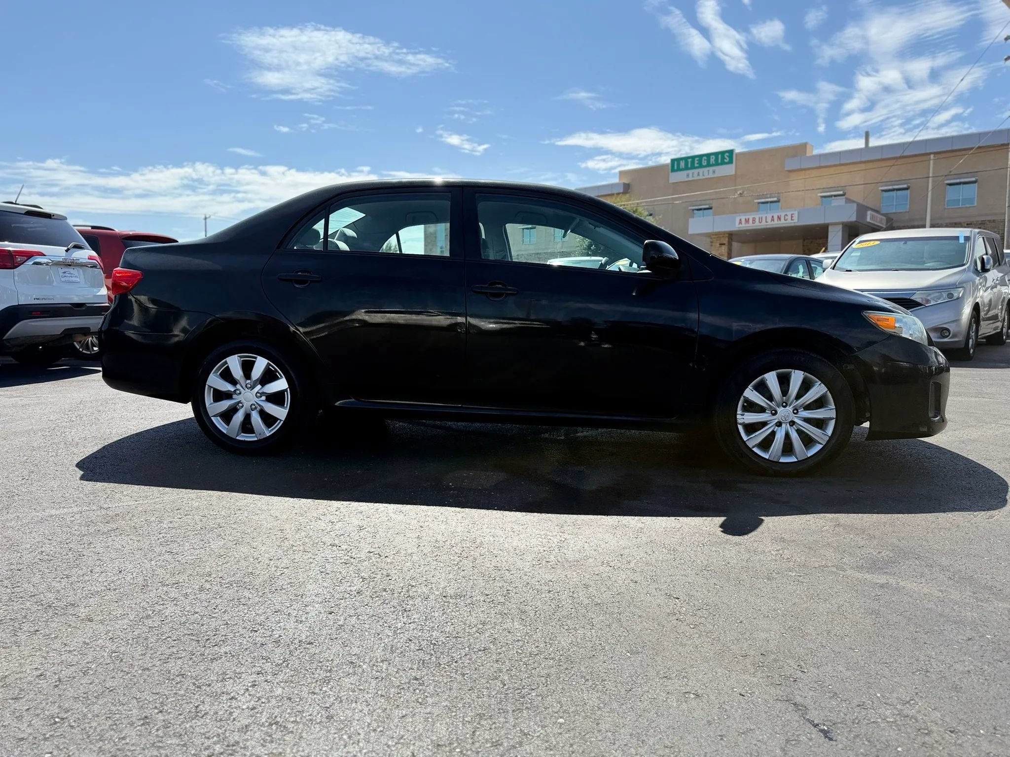 Used 2012 Toyota Corolla LE FWD image 2