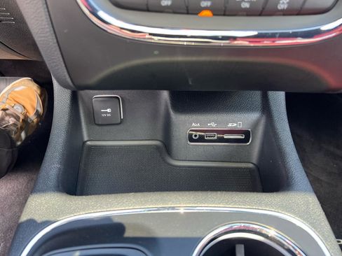 Used 2016 Dodge Durango R/T w/ Technology Group AWD/4WD image 28