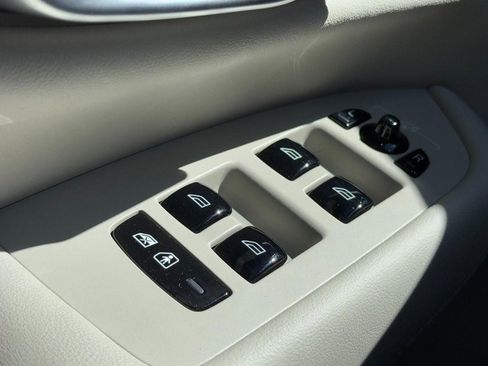 Certified 2024 Volvo XC90 T8 Ultimate w/ Protection Package Premier image 24