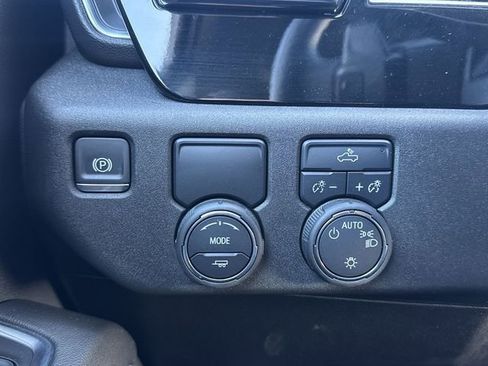 Certified 2025 Chevrolet Silverado 1500 LT w/ Leather Package RWD image 17