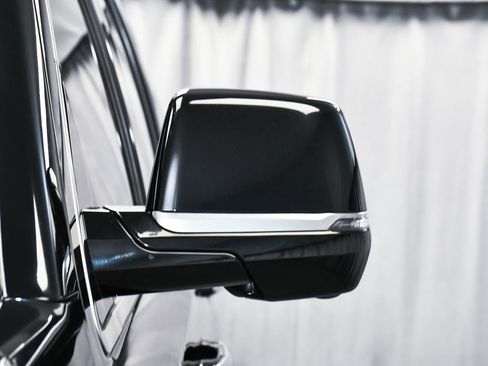 Used 2017 Cadillac Escalade Luxury image 79